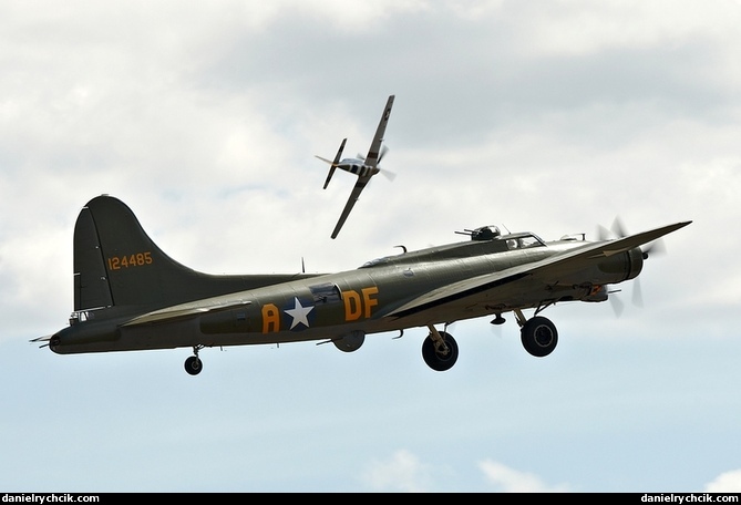 Boeing B-17G Flying Fortress 'Memphis Belle'