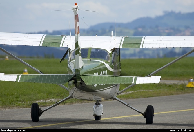 Cessna F172L Skyhawk