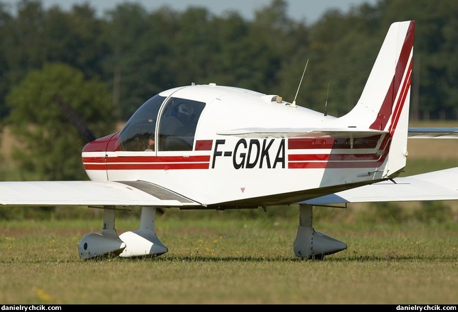 Robin DR-400