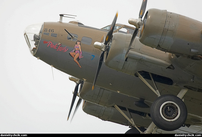 Boeing B-17G Flying Fortress 'Pink Lady'