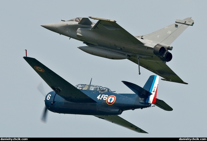 Dassault Rafale and TBM Avenger in formation