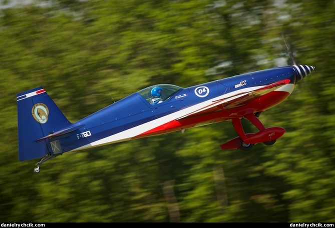 Extra 330SC