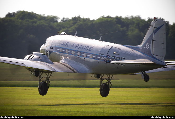 Douglas DC-3