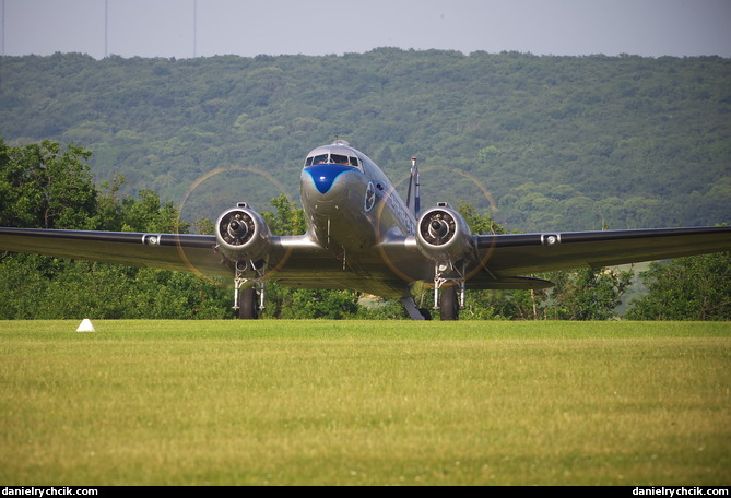 Douglas DC-3