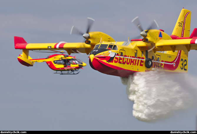 Canadair CL-415