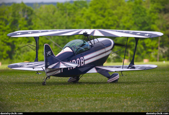 Pitts S-2B