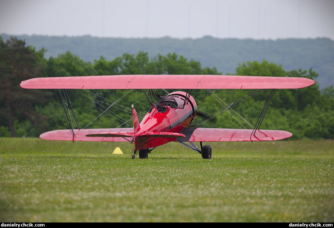 Waco UPF-7