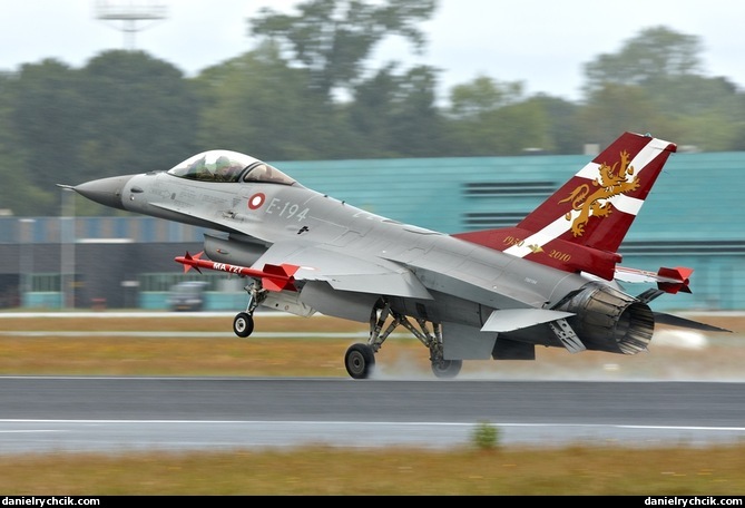 Danish F-16C solo display