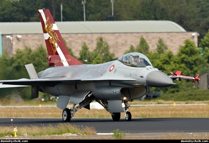 Danish F-16C solo display