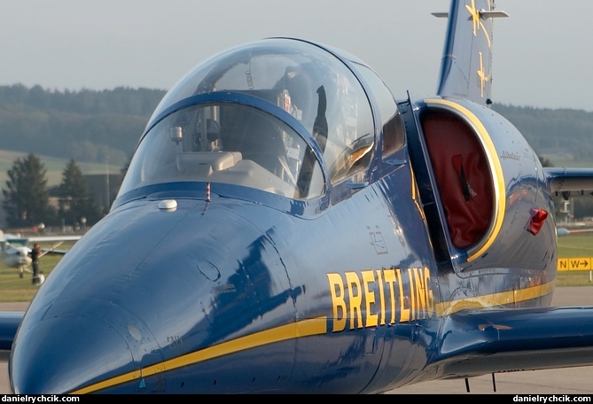 Aero L-39 Albatros (Breitling Jet Team)