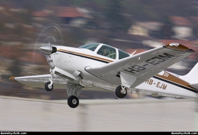 Beech F33A Bonanza