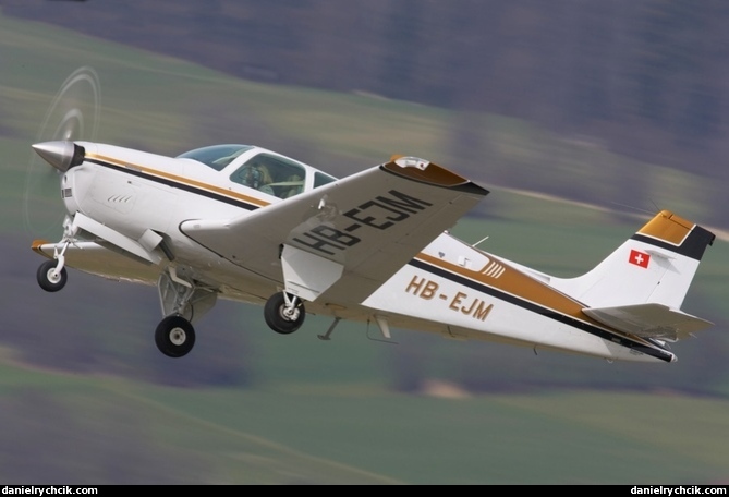 Beech F33A Bonanza