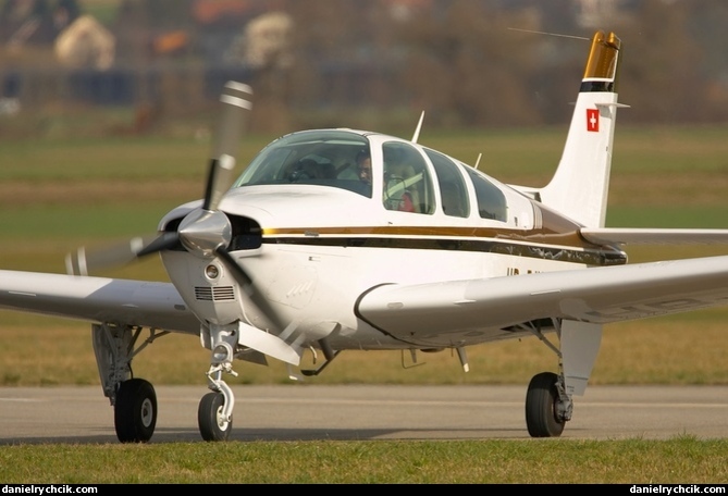 Beech F33A Bonanza