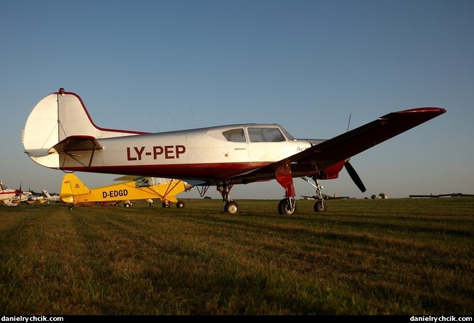 Yakovlev Yak-18T