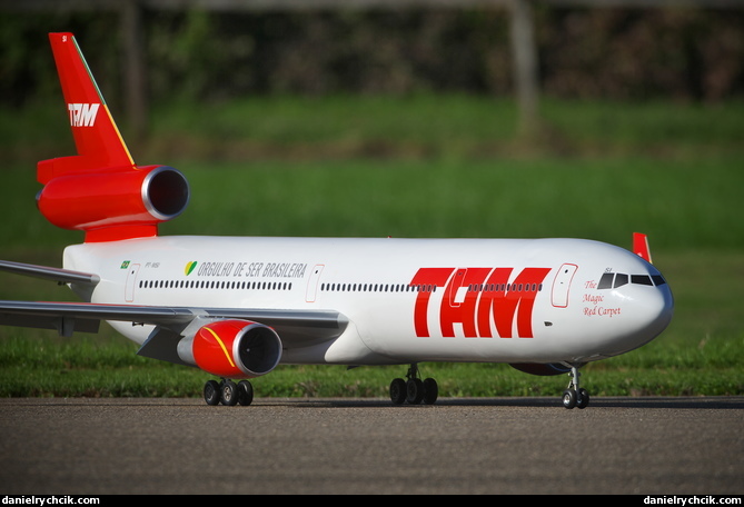 McDonnell-Douglas MD-11 (TAM)