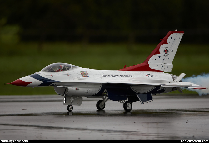 F-16C (Thunderbirds)