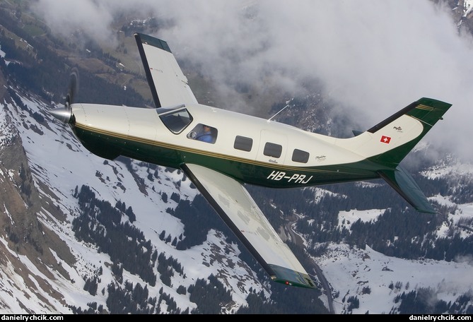 Piper Malibu HB-PRJ over the Swiss Alps