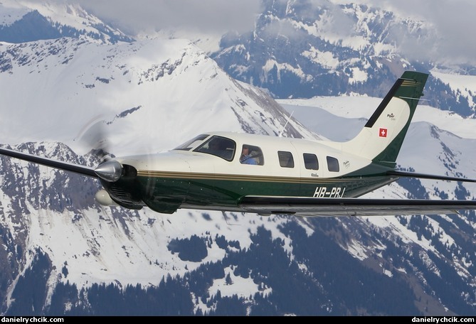 Piper Malibu HB-PRJ over the Swiss Alps