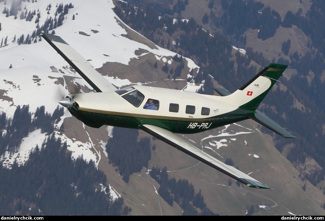 Piper Malibu HB-PRJ over the Swiss Alps