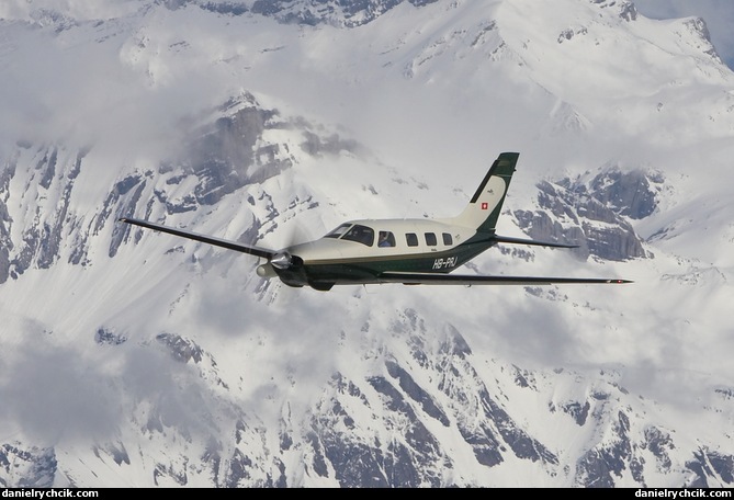 Piper Malibu HB-PRJ over the Swiss Alps