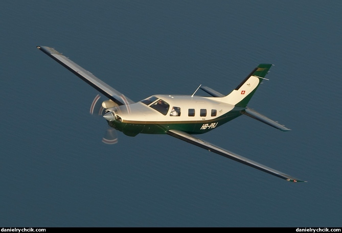 Piper Malibu HB-PRJ over Lake of Geneva