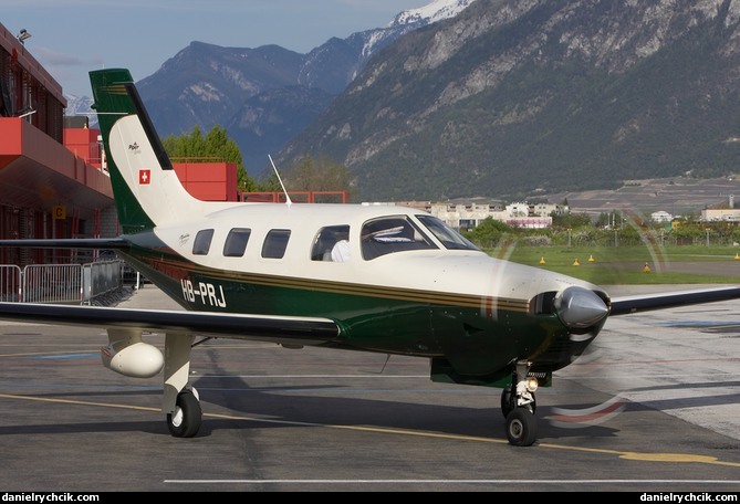 Piper Malibu HB-PRJ in Sion