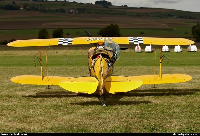 Pitts S-2B