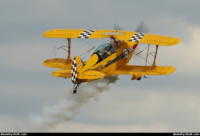 Pitts S-2B