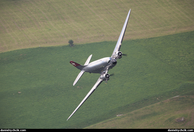 Douglas DC-3