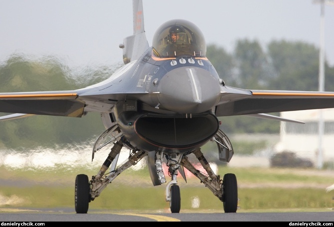 Lockheed Martin F-16AM - RNLAF