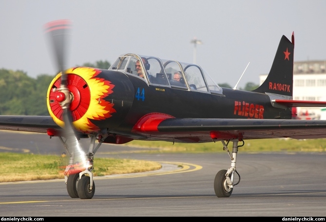 Yakovlev Yak-52