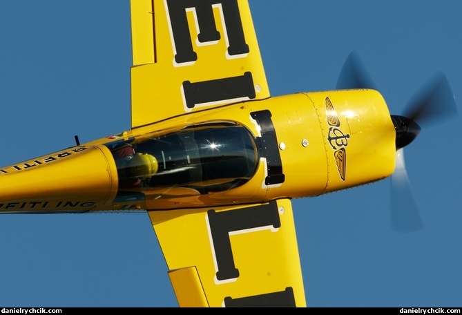 Extra 300