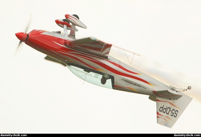 Extra 300L