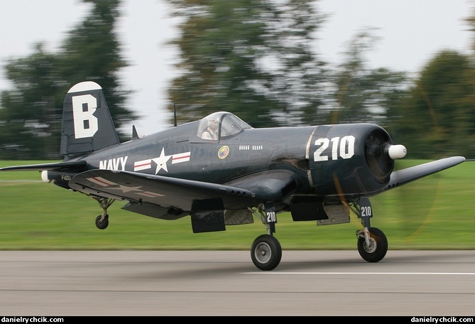 Vought F4U-4 Corsair