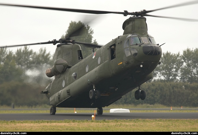 Boeing CH-47D Chinook