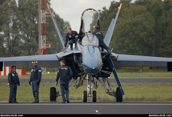 F/A-18A Hornet (Blue Angels)