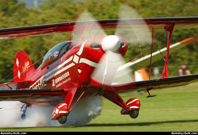 Pitts S-2B