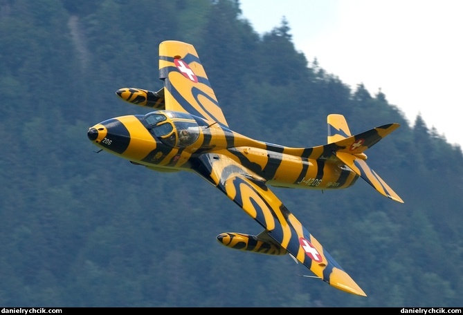 Hawker Hunter T68