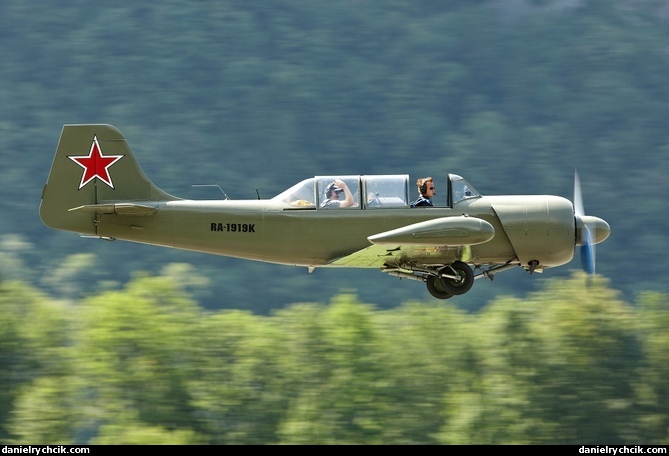 Yakovlev Yak-52