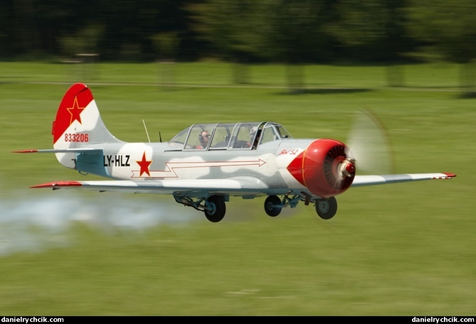 Yakovlev Yak-52