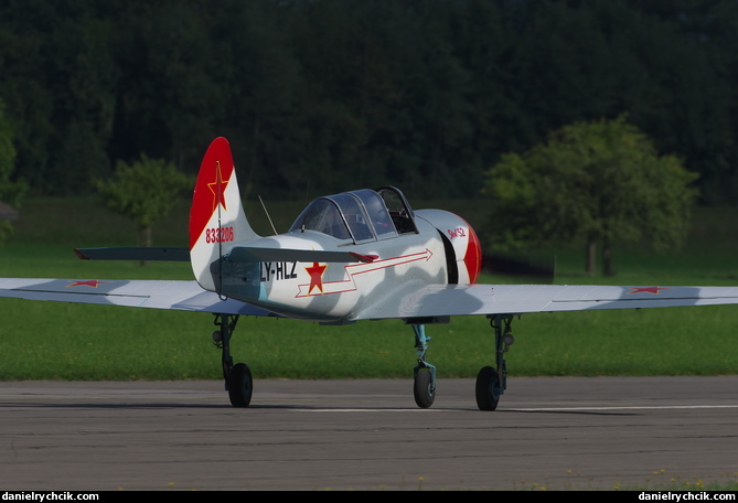 Yakovlev Yak-52