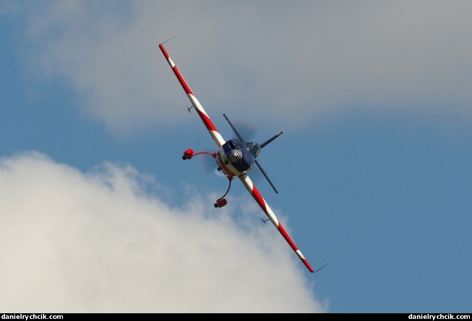 Extra 330SC