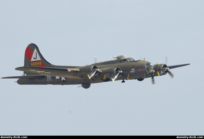 Boeing B-17G Flying Fortress 'Pink Lady'