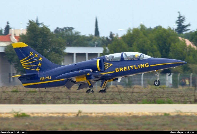 Aero L-39 Albatros (Breitling Jet Team)