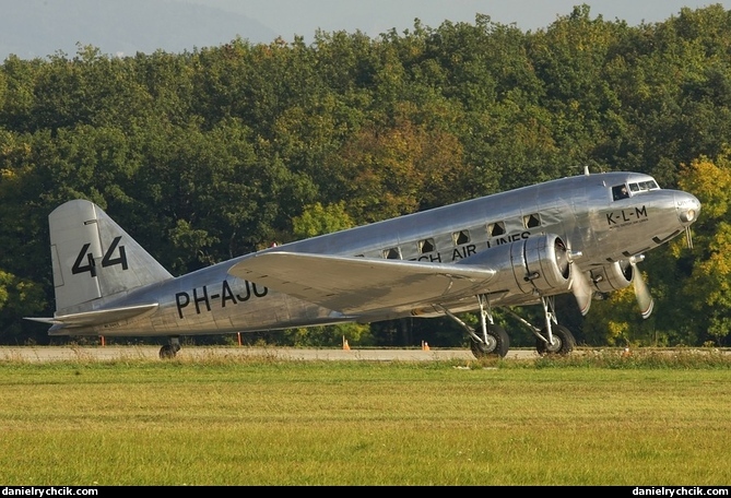 Douglas DC-2