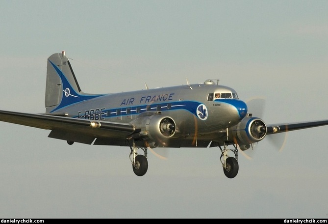 Douglas DC-3