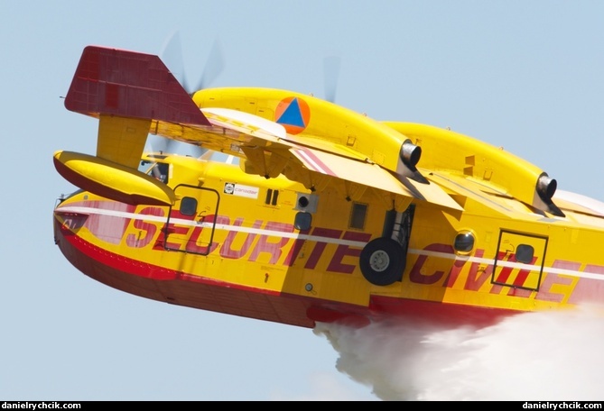 Canadair CL-415