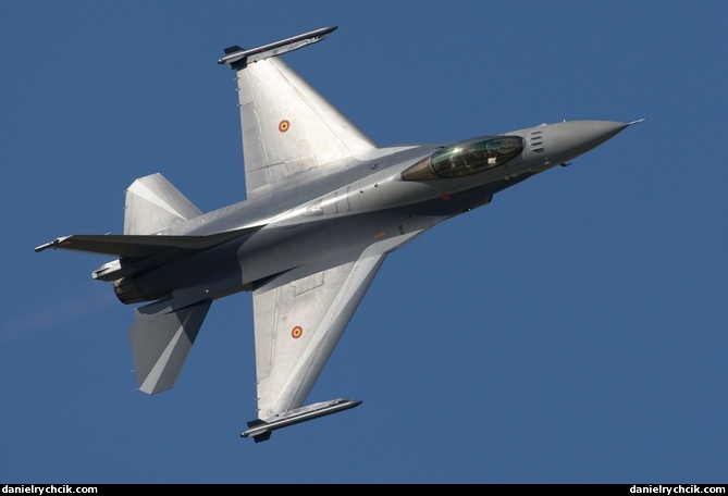 Belgian F-16C solo display