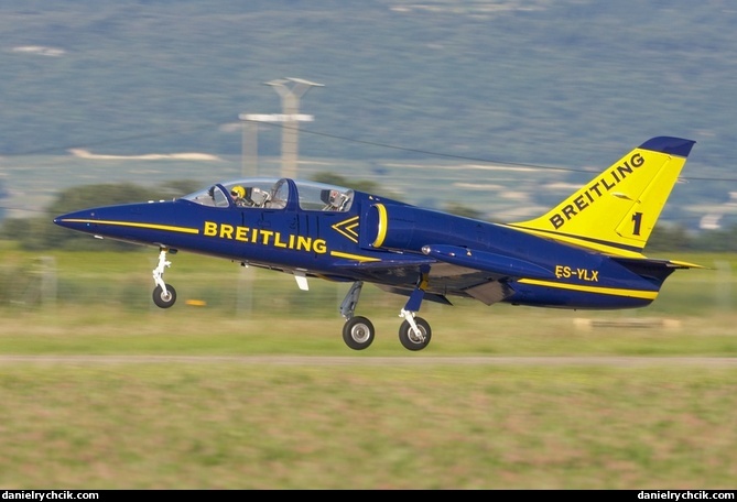 Aero L-39 Albatros (Breitling Jet Team)