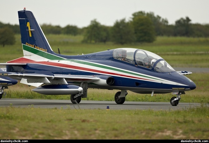 Frecce Tricolori (Aermacchi MB-339)